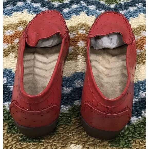 Woman’s Red Loafers Size 9 - Picture 2 of 4